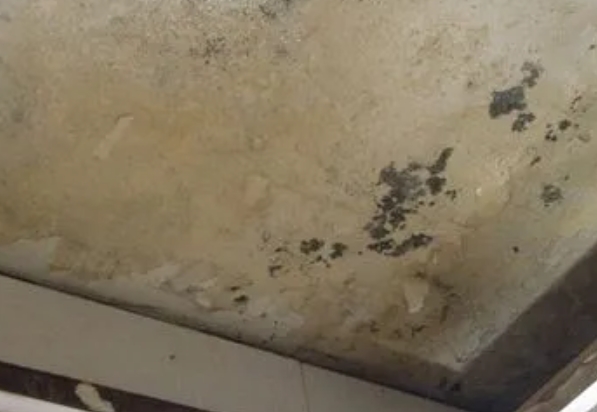 广灵阳台漏水维修公司分享下广灵卫生间渗水维修需要注意哪些问题。
